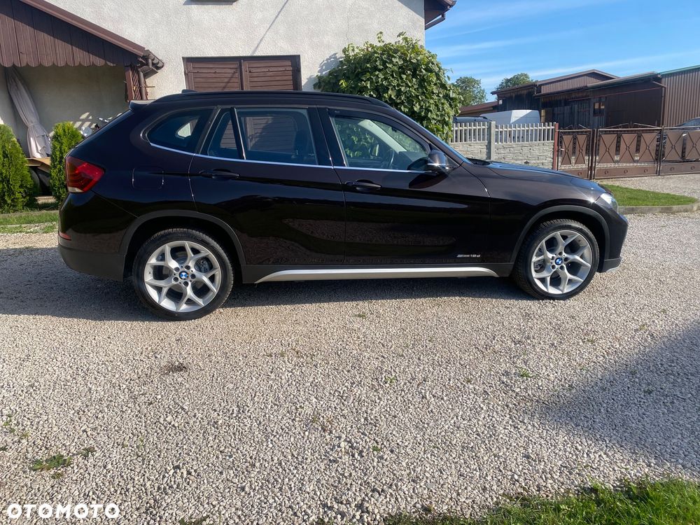 BMW X1 sDrive18d xLine - 11