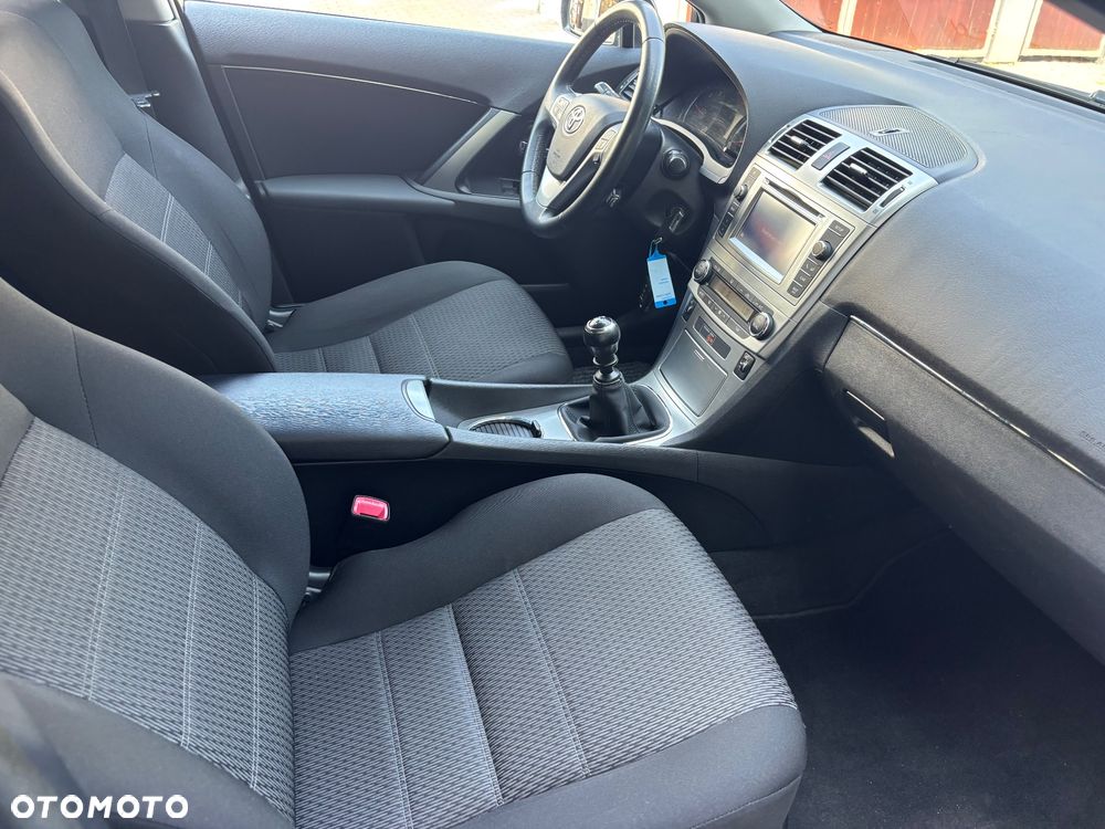 Toyota Avensis 2.0 D-4D Comfort - 14