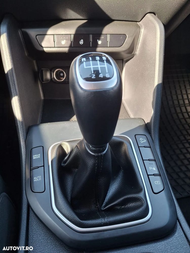 Kia Sportage 1.6 T-GDI 6MT 4x2 Urban - 19
