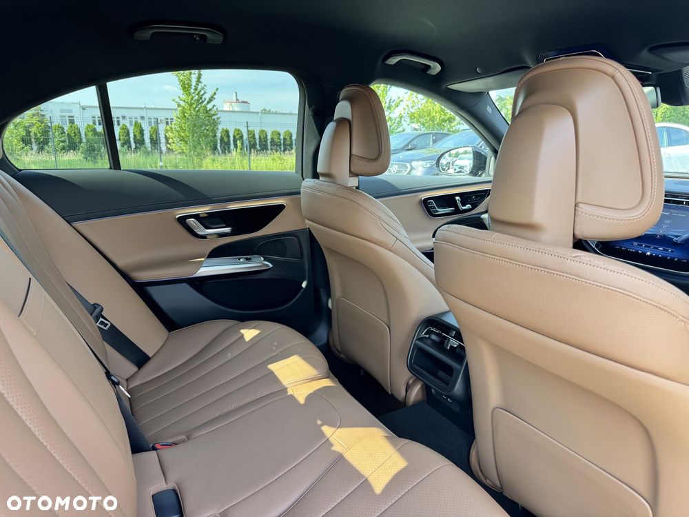 Mercedes-Benz Klasa E 220 d mHEV 4-Matic AMG 9G-Tronic - 19