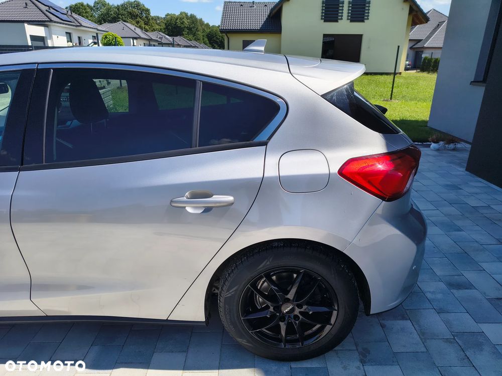 Ford Focus 1.0 EcoBoost Trend Edition Business - 17