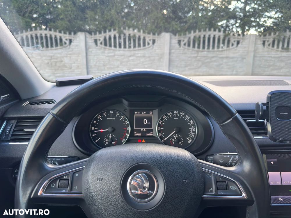 Skoda Octavia 1.6 TDI AMBITION - 9