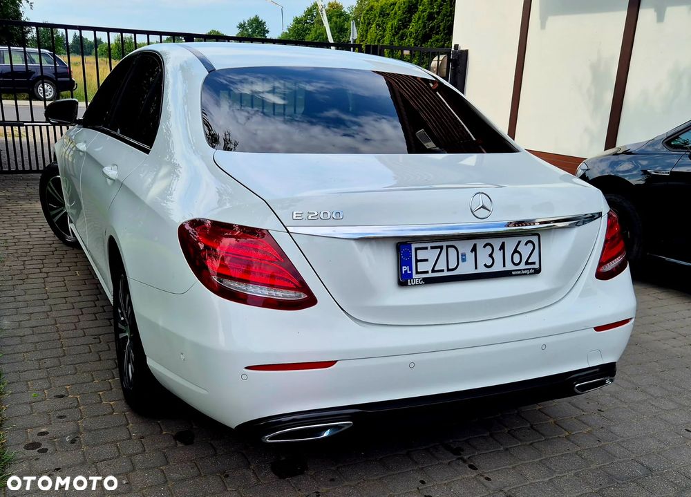 Mercedes-Benz Klasa E - 21