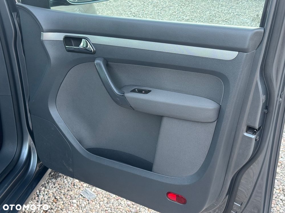 Volkswagen Touran 1.6 FSI Goal - 15