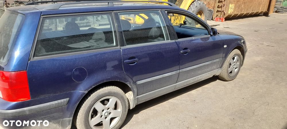 VW PASSAT B5 zderzak przedni - 2