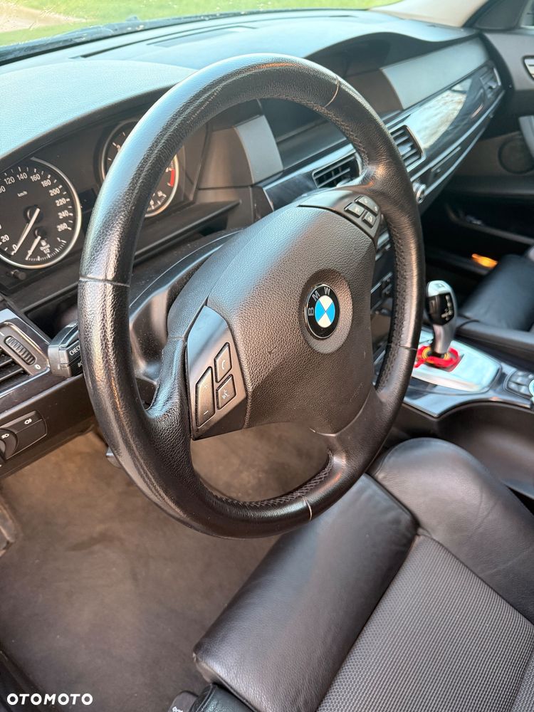BMW Seria 5 530d xDrive - 13