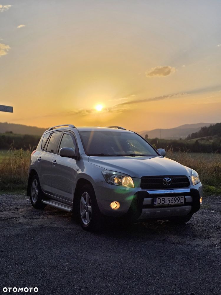 Toyota RAV4 - 8
