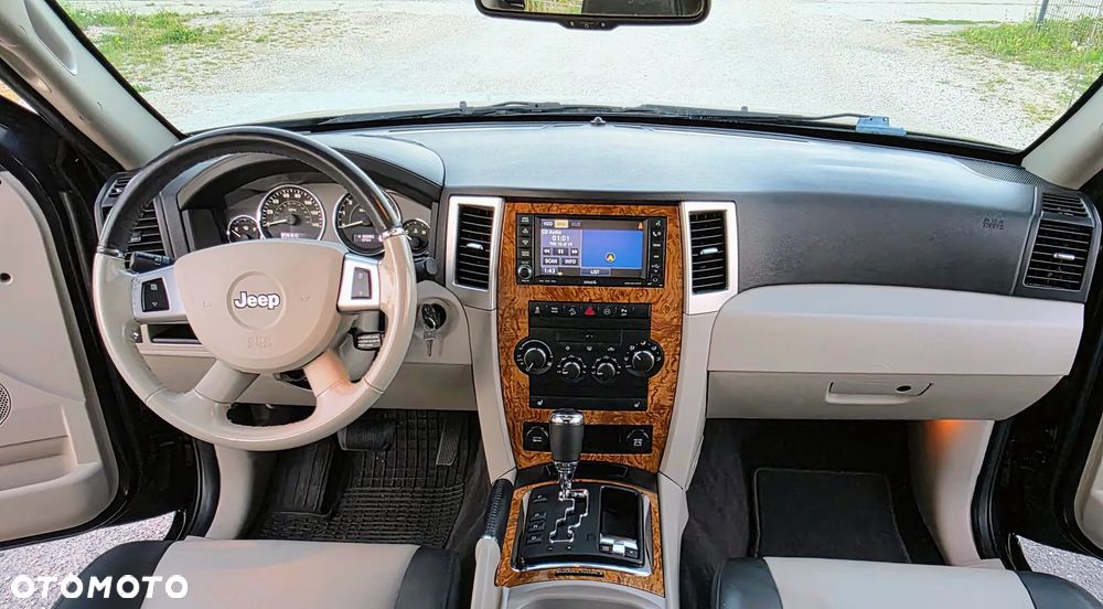 Jeep Grand Cherokee 5.7 V8 HEMI Automatik Overland - 9