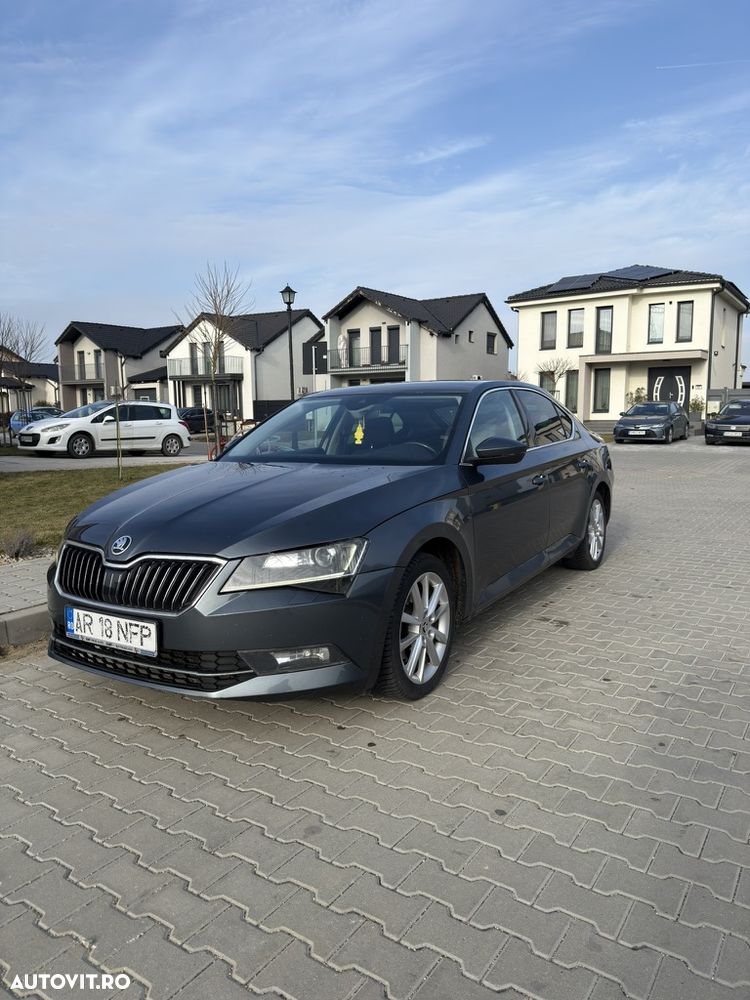 Skoda Superb 2.0 TDI DSG Style - 1