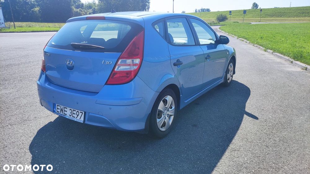 Hyundai i30 1.4 Classic + - 9