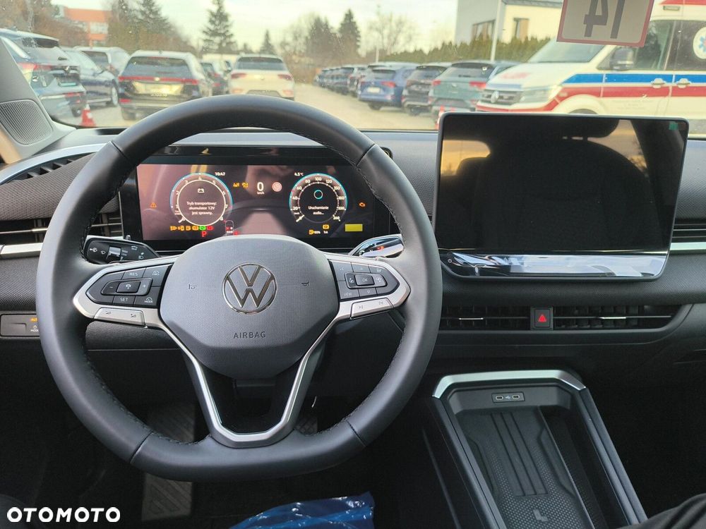 Volkswagen T-Roc - 10