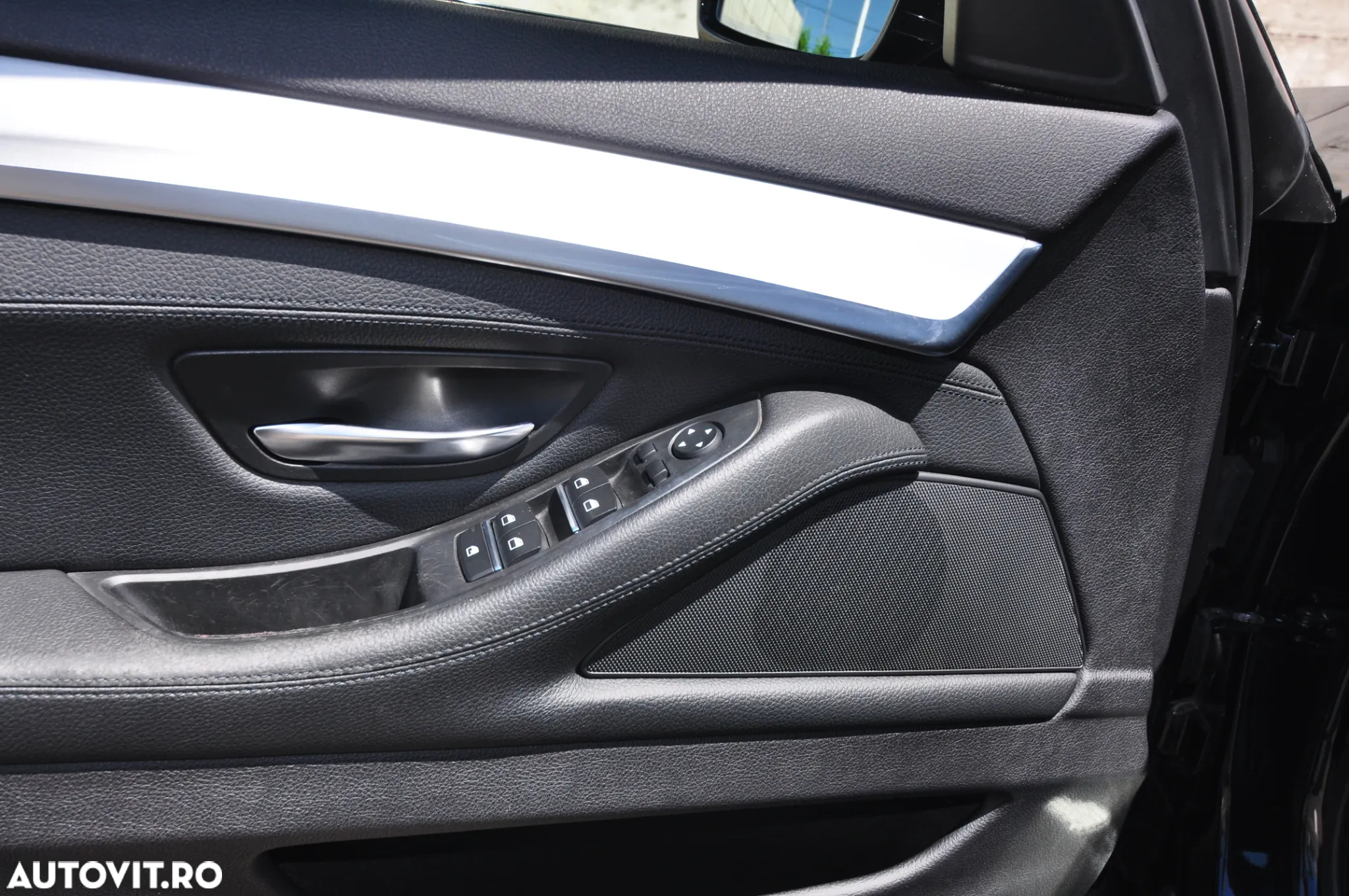 BMW Seria 5 520d xDrive AT - 16