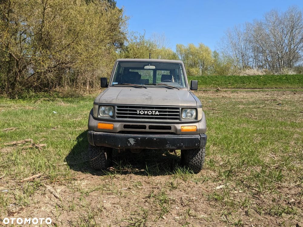 Toyota Land Cruiser RJ70 - 12