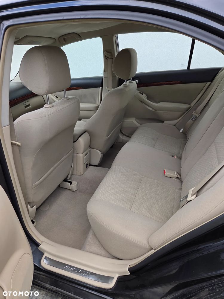 Toyota Avensis 1.8 VVT-i Sol - 12