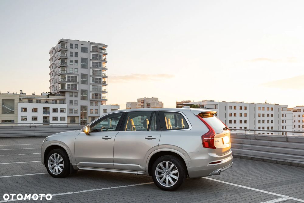 Volvo XC 90 D5 AWD Momentum - 2