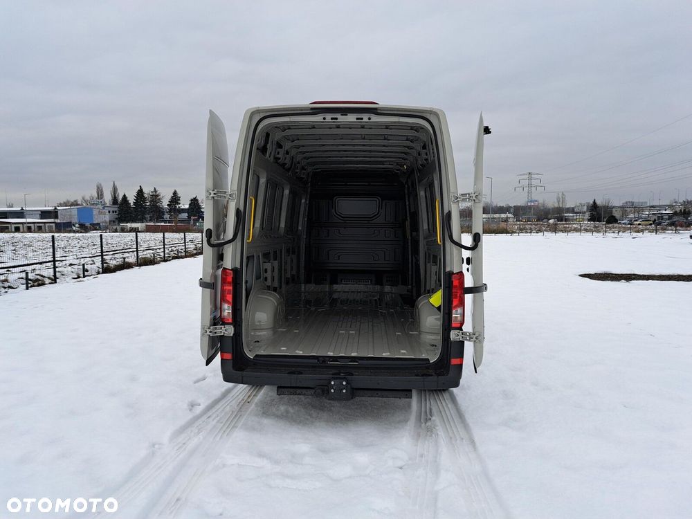 Volkswagen Crafter 35 Furgon, 2,0 TDI SCR 177KM,  6-bieg man., r.o: 4490 mm - 18