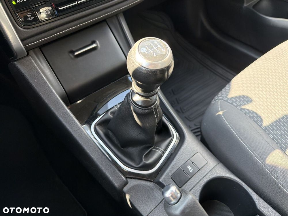 Toyota Corolla 1.6 Active - 16