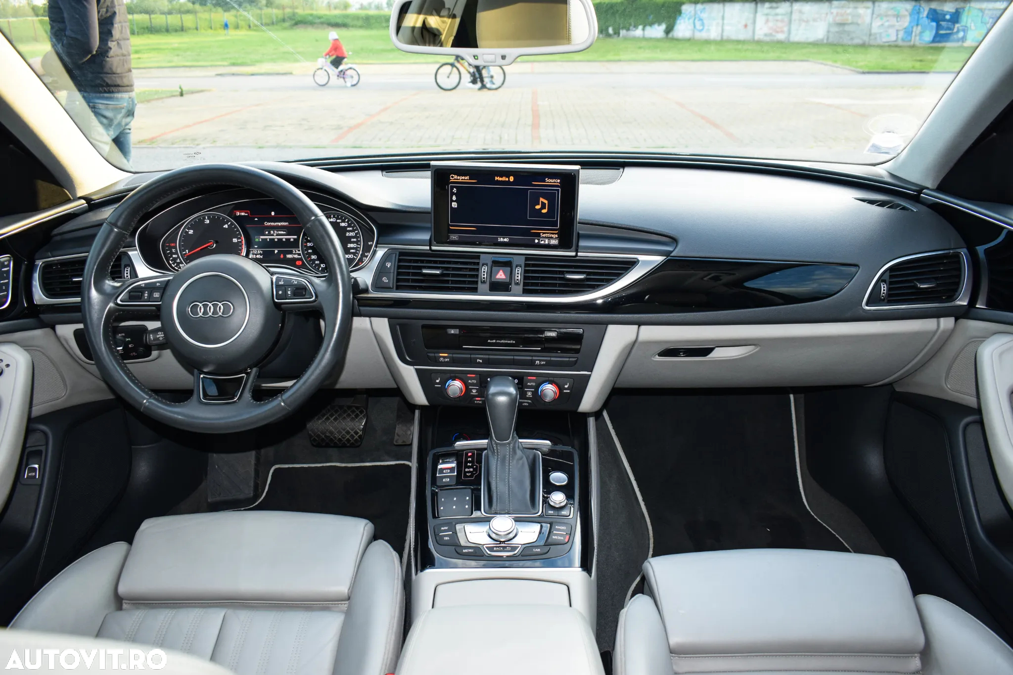 Audi A6 Avant 2.0 TDI Ultra DPF S tronic - 23