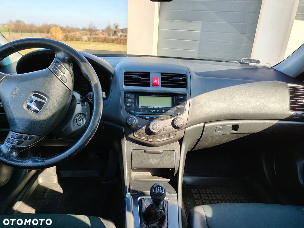 Honda Accord 2.0 Executive - 11