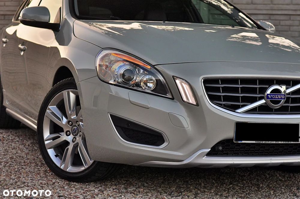 Volvo V60 D4 Geartronic Summum - 15