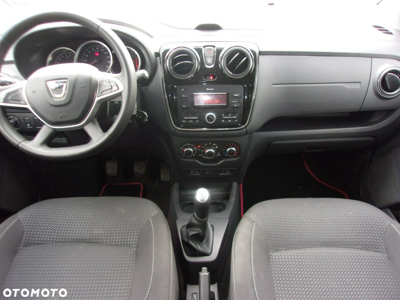 Dacia Lodgy 1.6 SCe Laureate S&S - 13