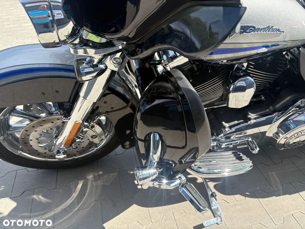 Harley-Davidson Touring Electra Glide - 11