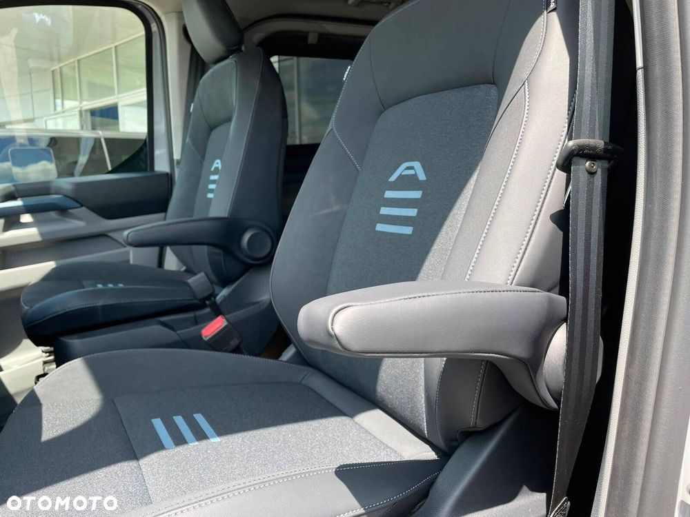 Ford Tourneo Custom - 25