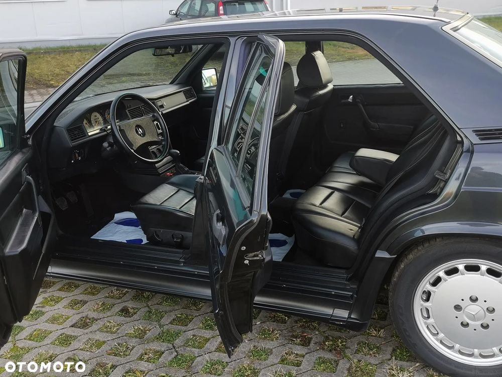 Mercedes-Benz W201 (190) - 18