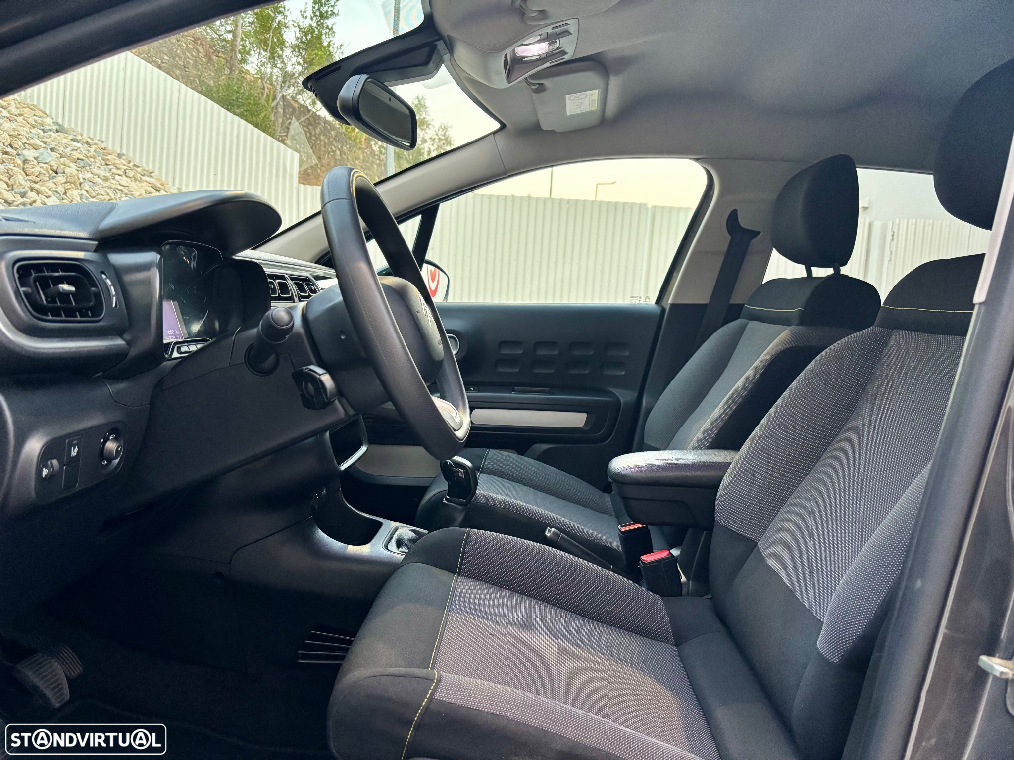 Citroën C3 1.2 PureTech Shine - 27