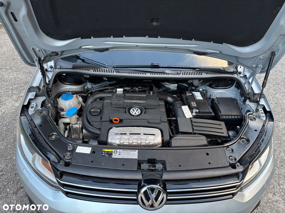 Volkswagen Touran - 17