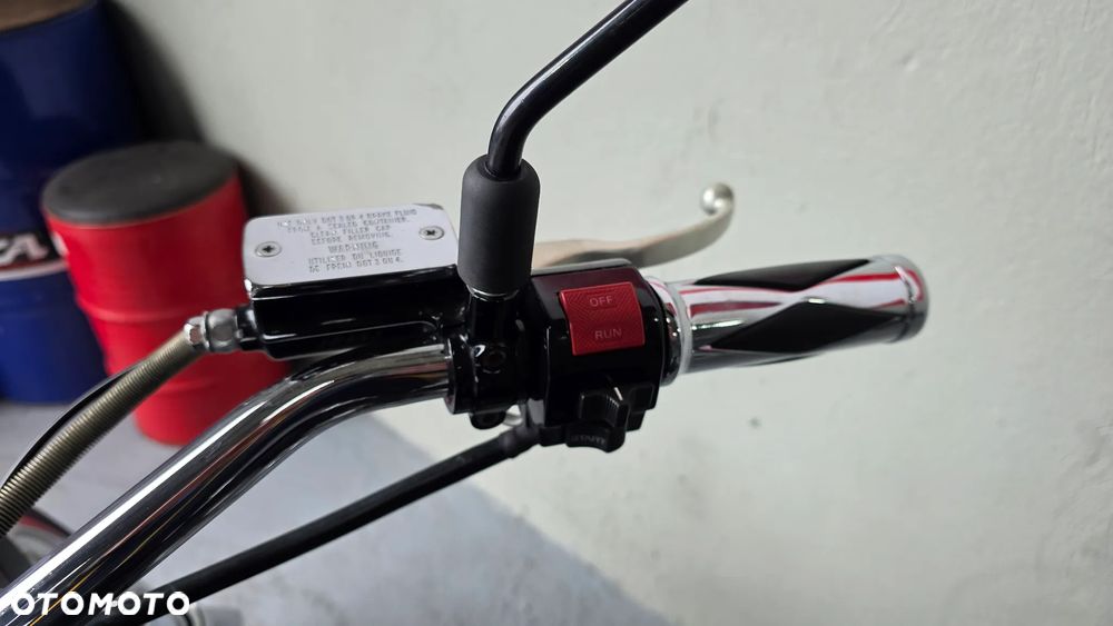 Suzuki Intruder - 17