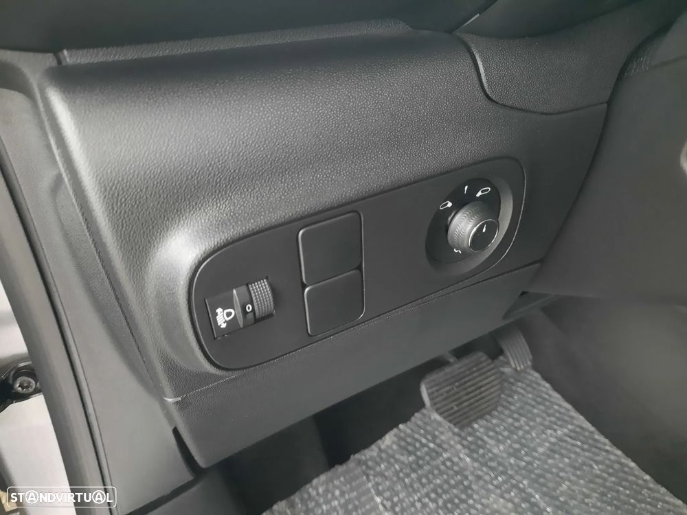 Citroën C3 1.2 PureTech Shine EAT6 - 22