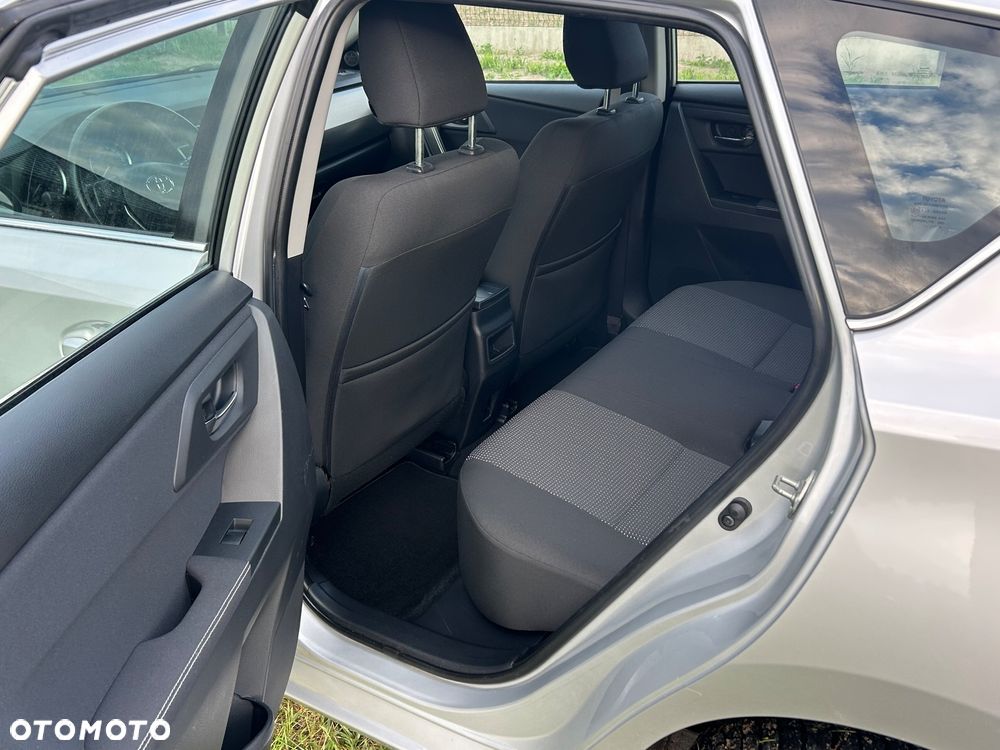Toyota Auris 1.6 Executive - 12