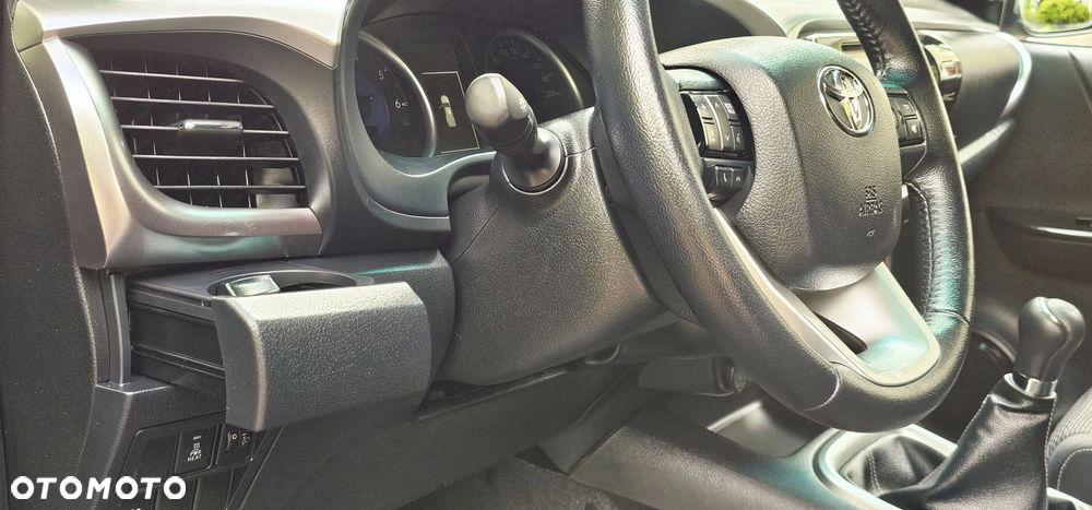 Toyota Hilux 4x4 Double Cab S&S Comfort - 26