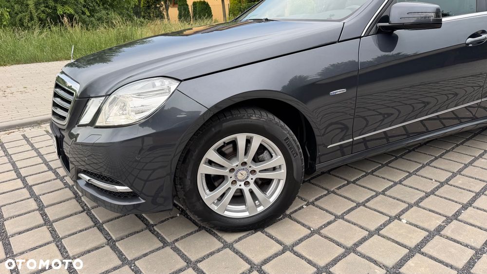 Mercedes-Benz Klasa E 200 CGI BlueEffICIENCY Avantgarde - 4
