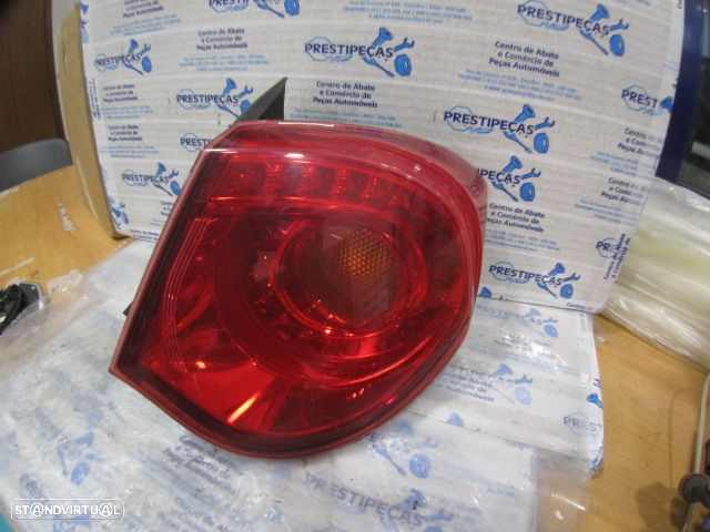 Farol Tras 0050513612 ALFA ROMEO GIULIETTA 2011 1.6 JTDM 105CV 5P PRETO DRT ORIGINAL AL Danificado - 2