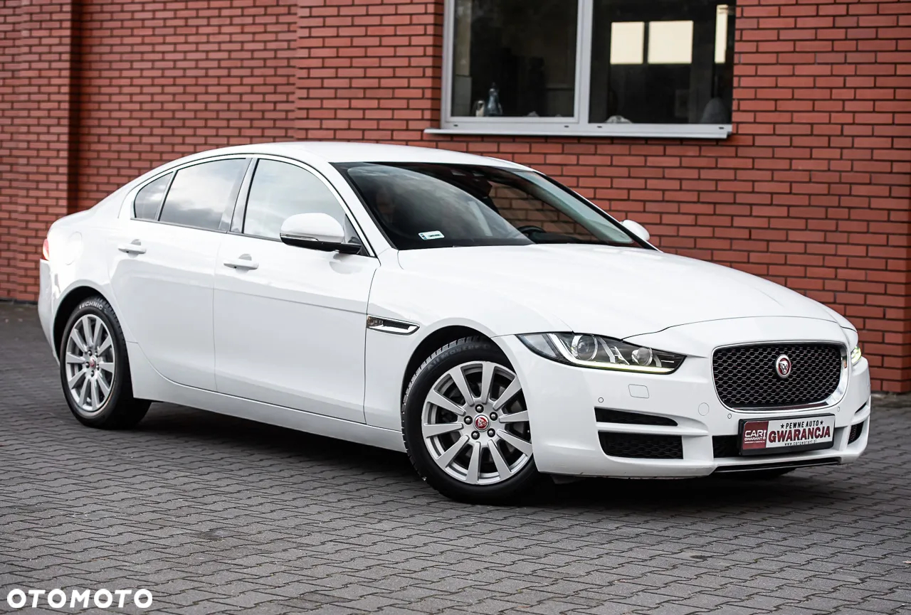 Jaguar XE 2.0 D AWD R-Sport - 5