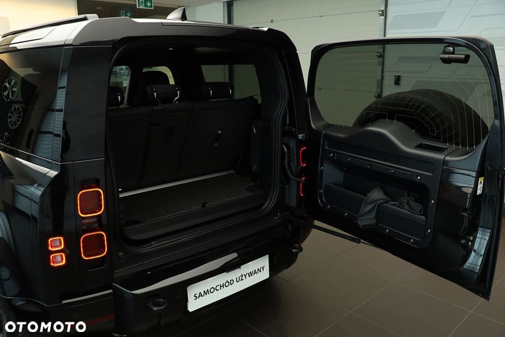 Land Rover Defender - 6