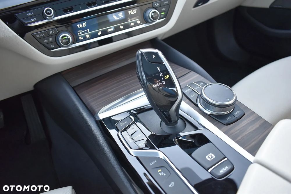 BMW Seria 5 530e iPerformance xDrive Luxury Line sport - 20