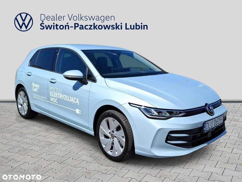 Volkswagen Golf - 8