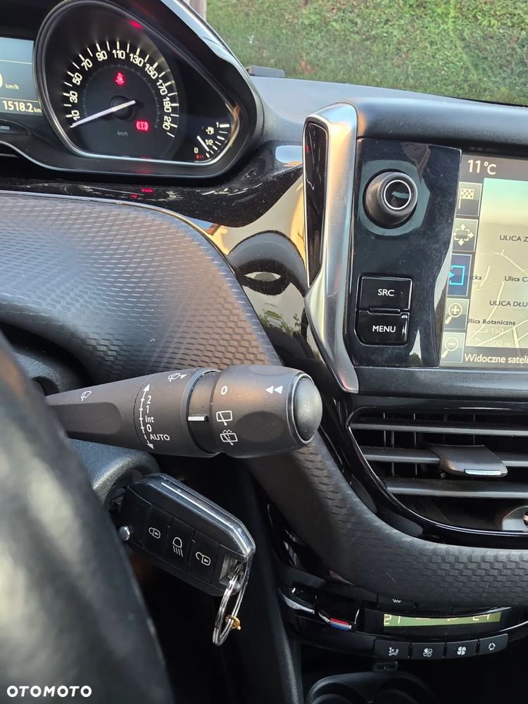 Peugeot 2008 1.2 Pure Tech Allure S&S - 35