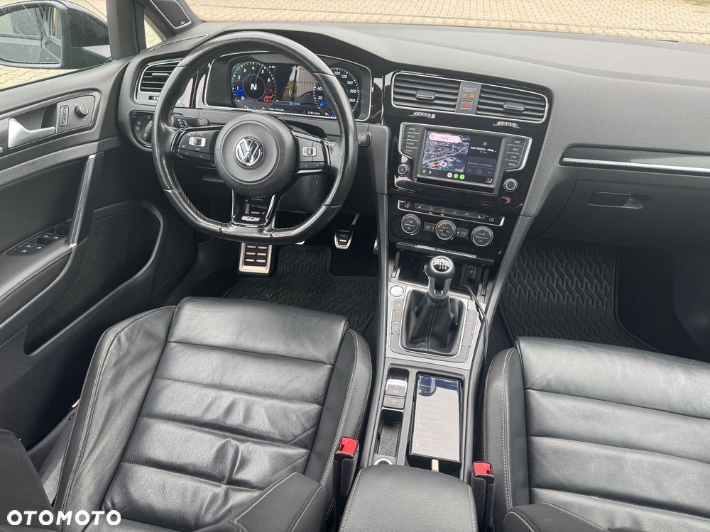 Volkswagen Golf - 11