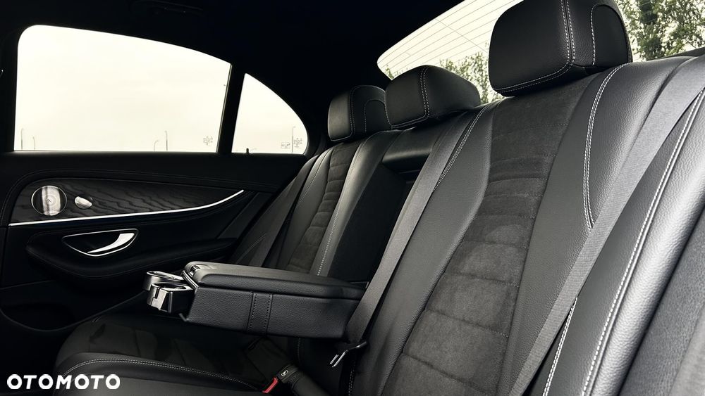 Mercedes-Benz Klasa E 220 d 4-Matic AMG - 28