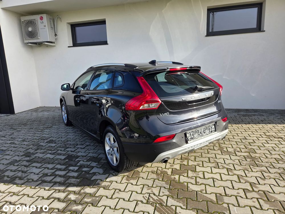 Volvo V40 Cross Country - 4