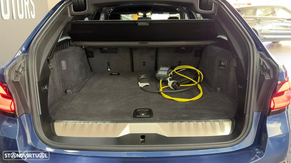 BMW 530 e Pack Desportivo M - 18