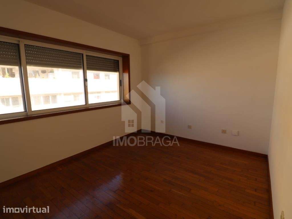 ARRENDAMENTO | APARTAMENTO T1 EM S. VICENTE - Grande imagem: 2/22