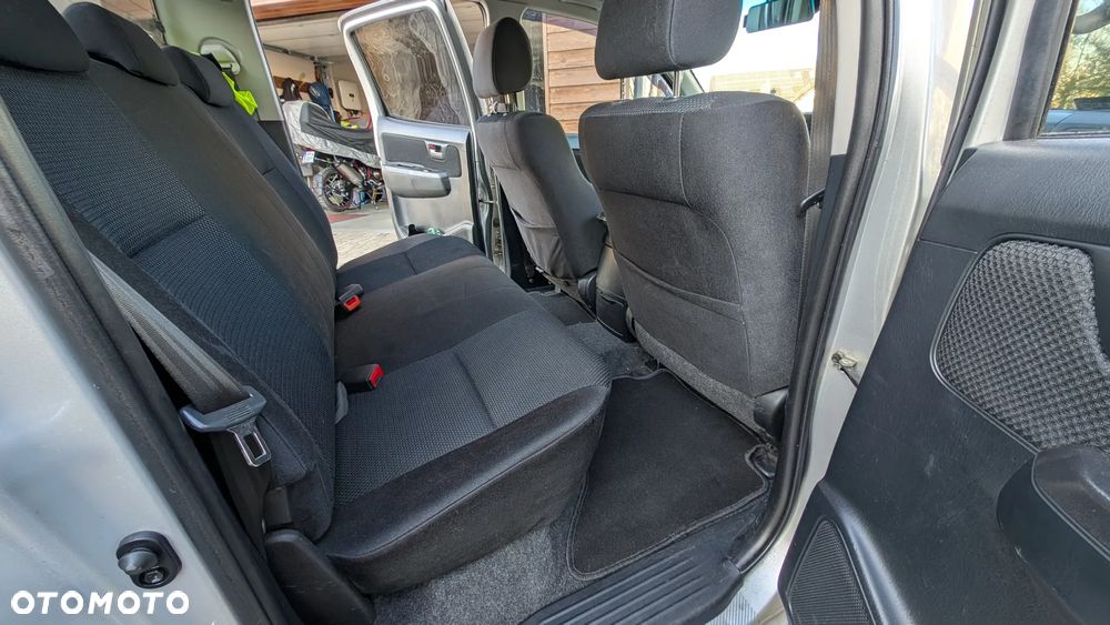 Toyota Hilux 2.5 D-4D SR - 22