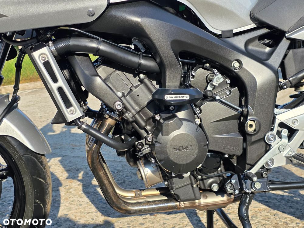Yamaha FZ6 - 24