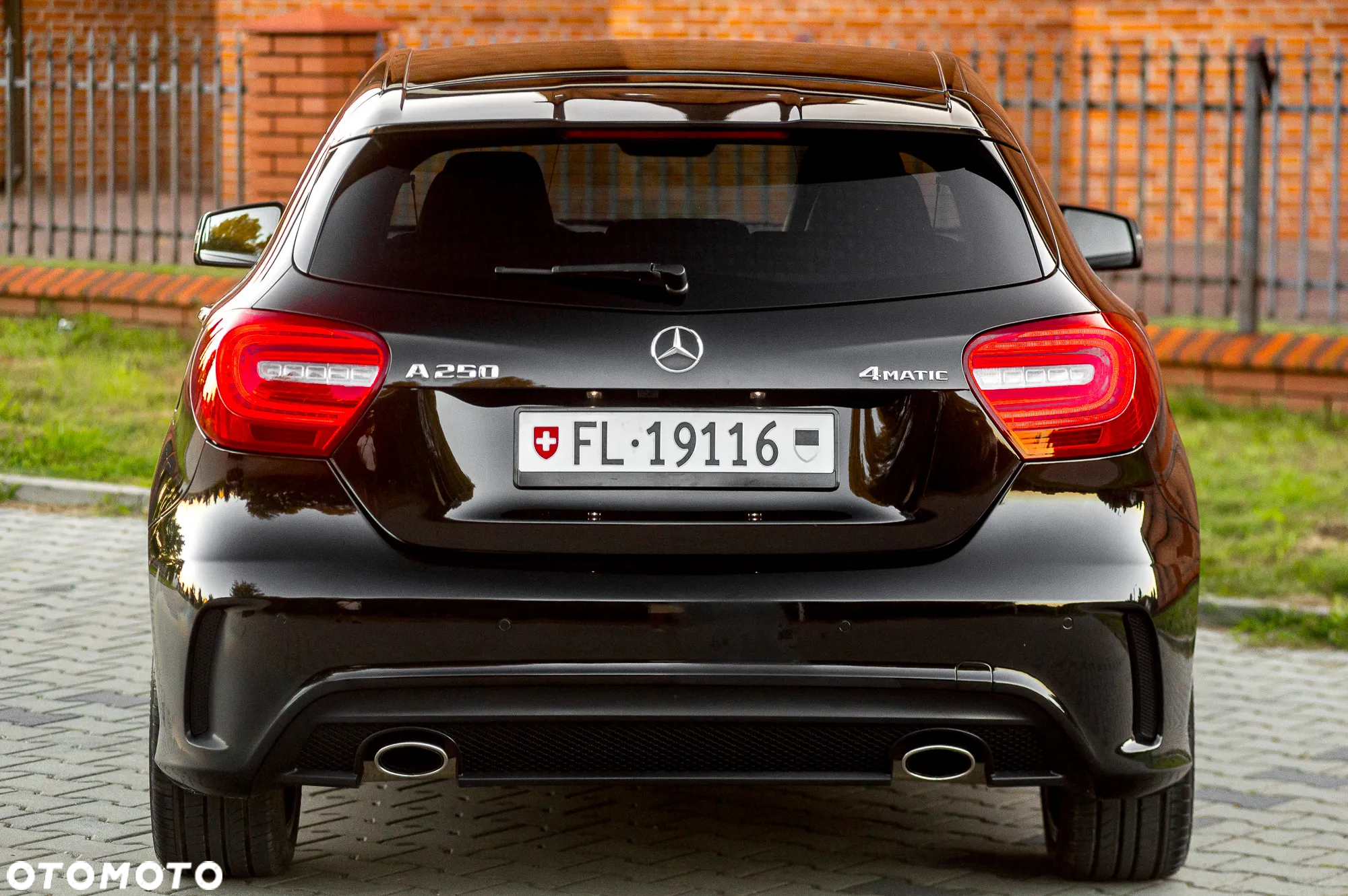 Mercedes-Benz Klasa A 250 4Matic 7G-DCT AMG Line - 14