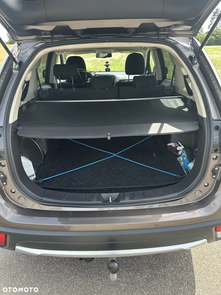 Mitsubishi Outlander 2.2 DID Instyle Navi 4WD - 13